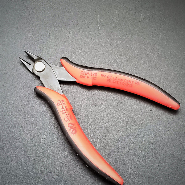 Red Handle Ergo Cutter