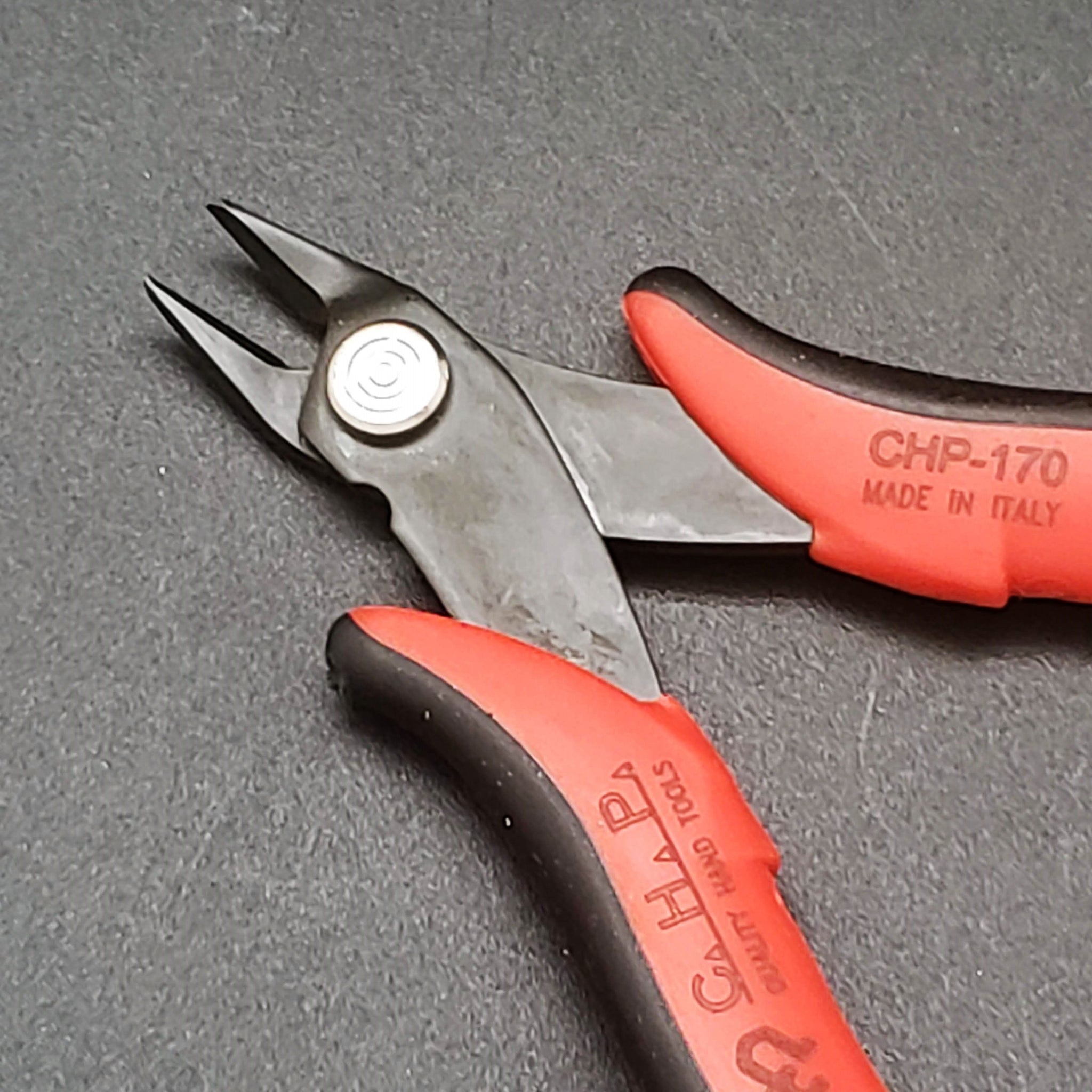 Red Handle Ergo Cutter