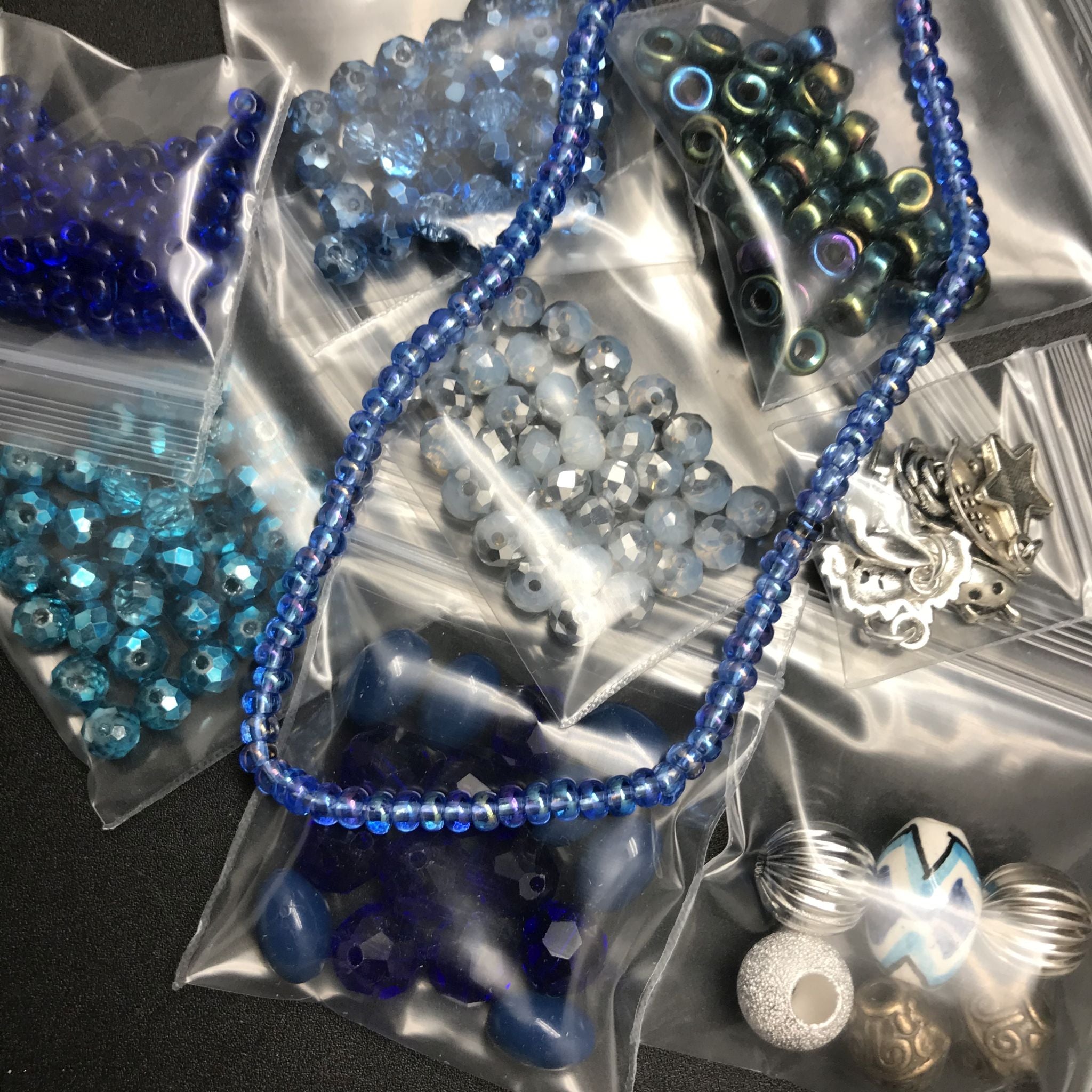 Stretch Bracelet Kit: Blue Shades