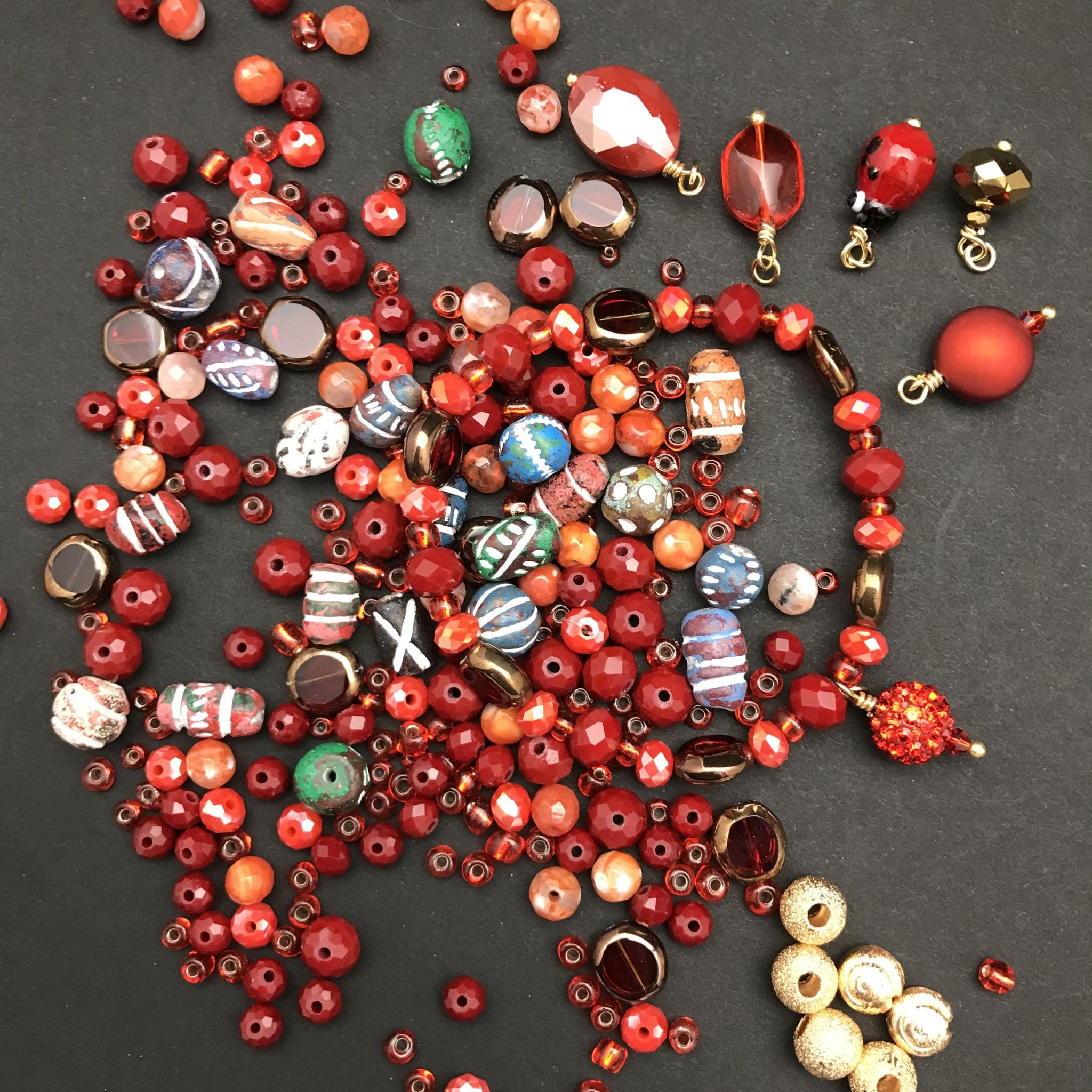 Stretch Bracelet Kit: Red & Orange Shades